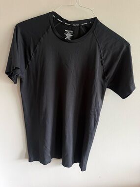 Peloton Black Performance T-Shirt Women’s M/L Fitted Athletic Workout Tee